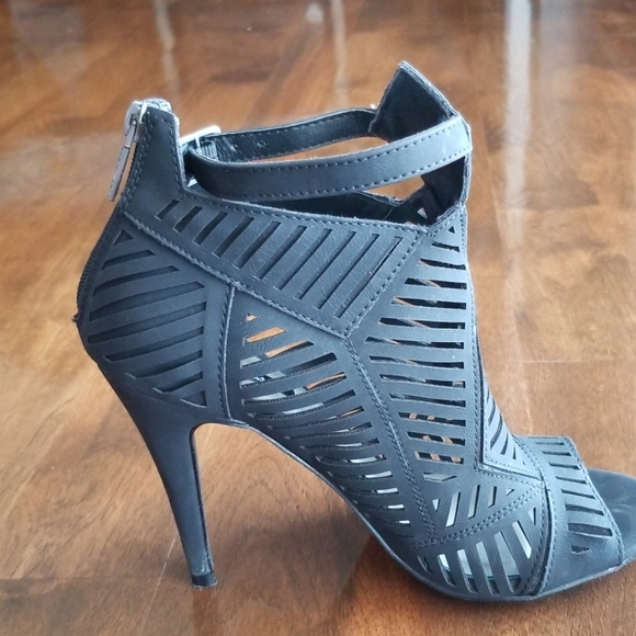 Michael Antonio Black Stilettos - Picture 3 of 5